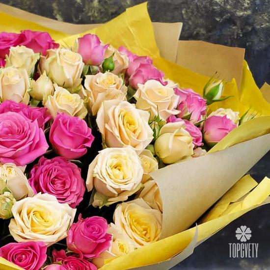 Букет из 19 кустовых роз микс  50см