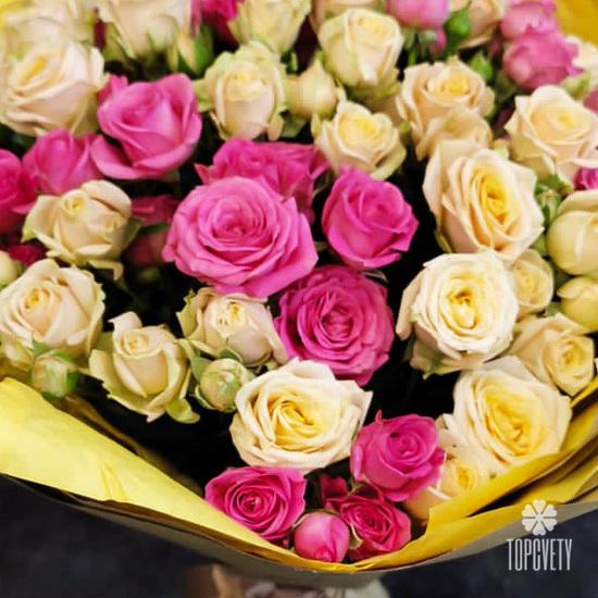 Букет из 19 кустовых роз микс  50см