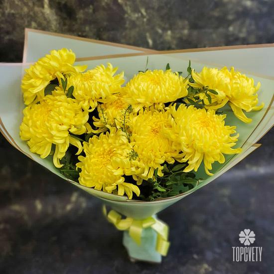 Букет из 9 желтых хризантем