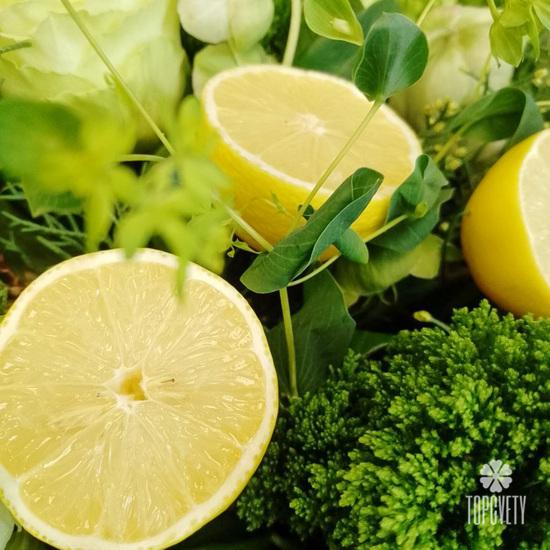 Букет из роз и орхидей 