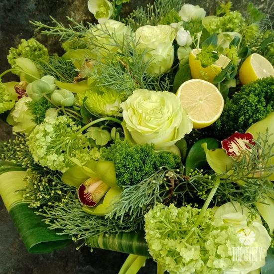 Букет из роз и орхидей 