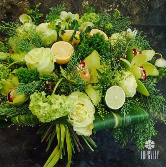 Букет из роз и орхидей 