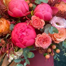 Композиция в шляпной коробке