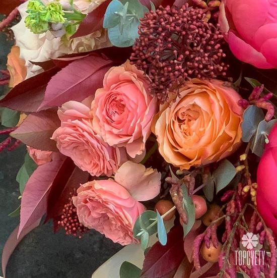 Композиция в шляпной коробке