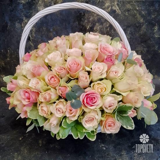 Букет из 101 розовой розы в корзине