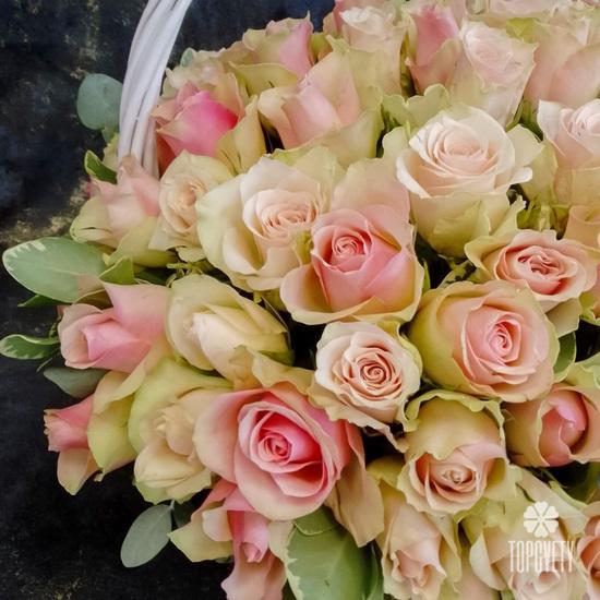 Букет из 101 розовой розы в корзине