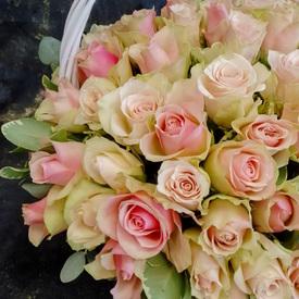 Букет из 101 розовой розы в корзине