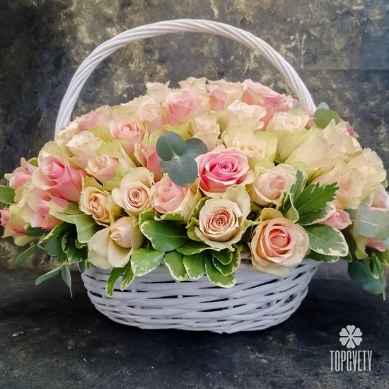 Букет из 101 розовой розы в корзине