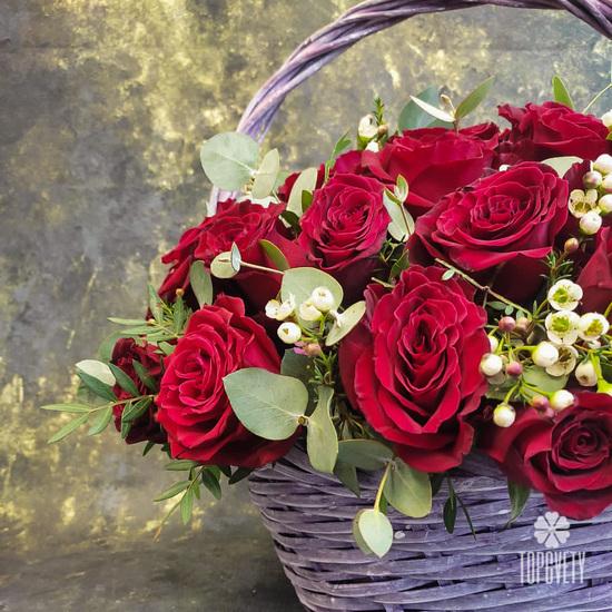 Букет из 51 красной розы в корзине