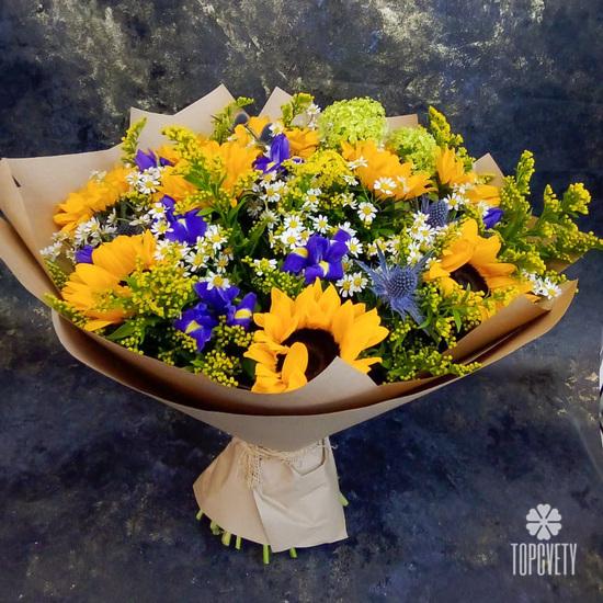 Букет из подсолнухов и ирисов 
