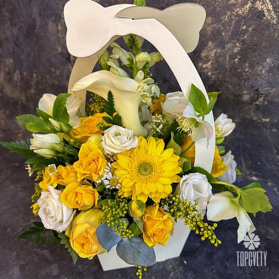 Букет из гербер и роз в сумке