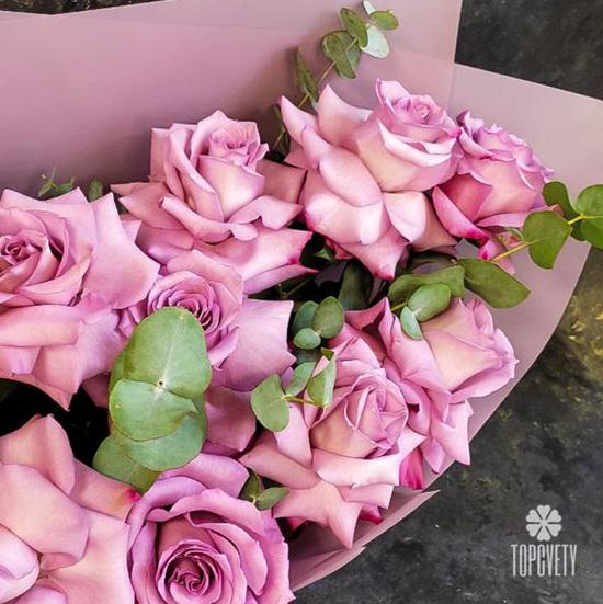 Букет из 11 розовых роз в коробке