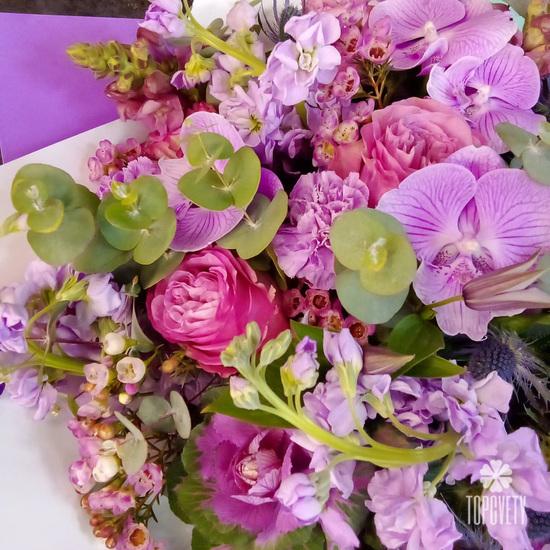 Букет из орхидей, гортензий и роз 