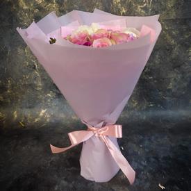 Букет из роз и пионов 