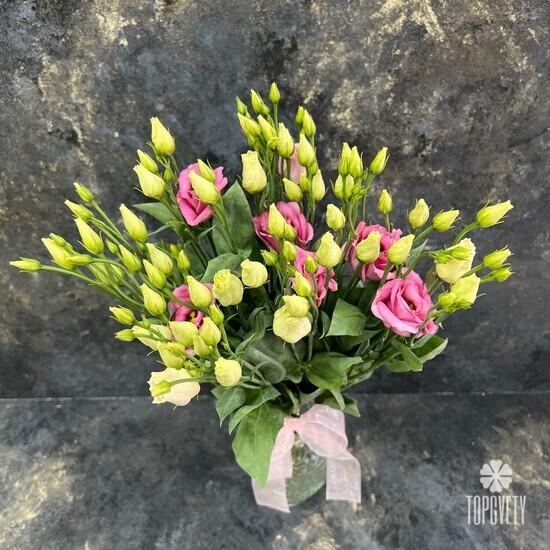 Букет из 15 розовых эустом