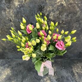 Букет из 15 розовых эустом