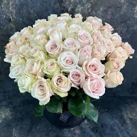 Букет из 51 кремовой розы Квиксенд  50см