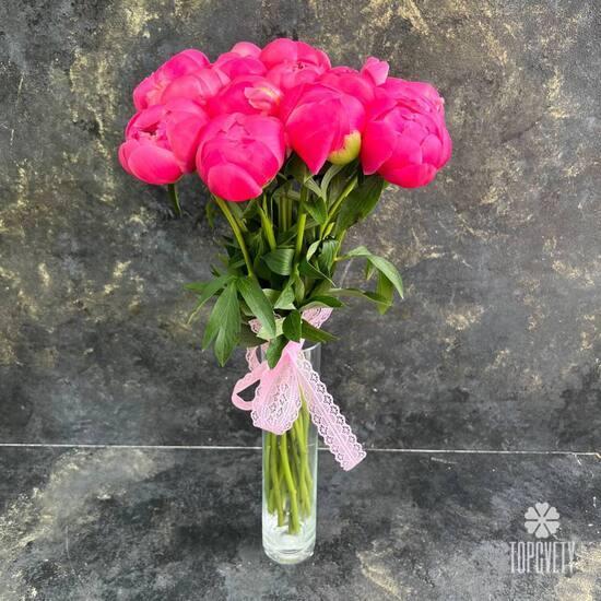 Букет из 13 розовых пионов