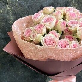 Букет из 7 кустовых пионовидных роз 50см