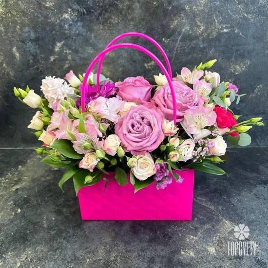 Букет из роз, гербер и альстромерий в сумке