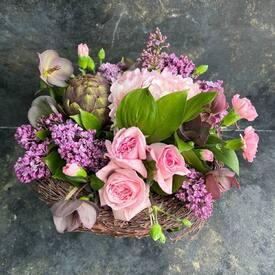 Букет из сирени, роз и гортензии 