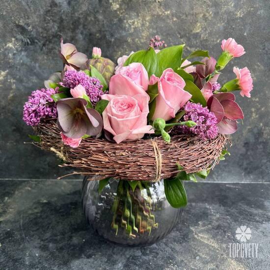 Букет из сирени, роз и гортензии 