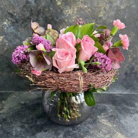 Букет из сирени, роз и гортензии 