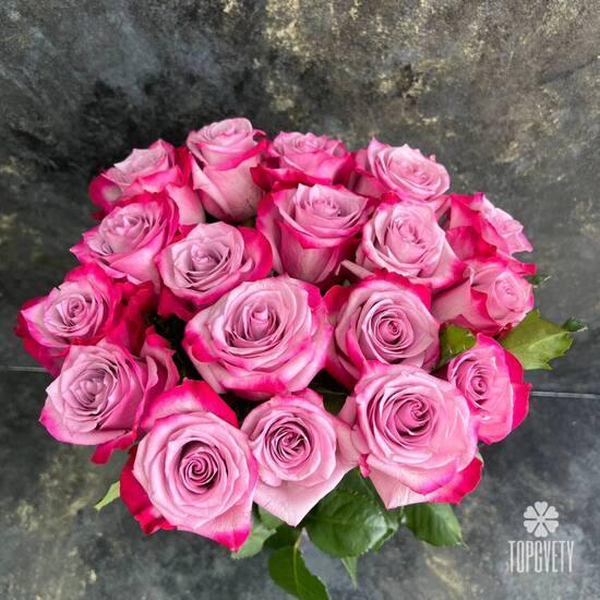 Букет из 19 сиреневых роз