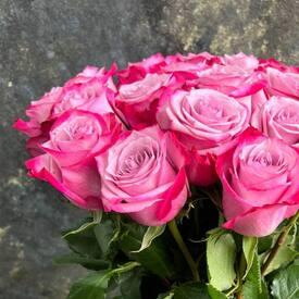 Букет из 21 сиреневых роз 50см