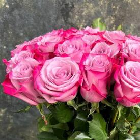 Букет из 25 сиреневых роз 50см