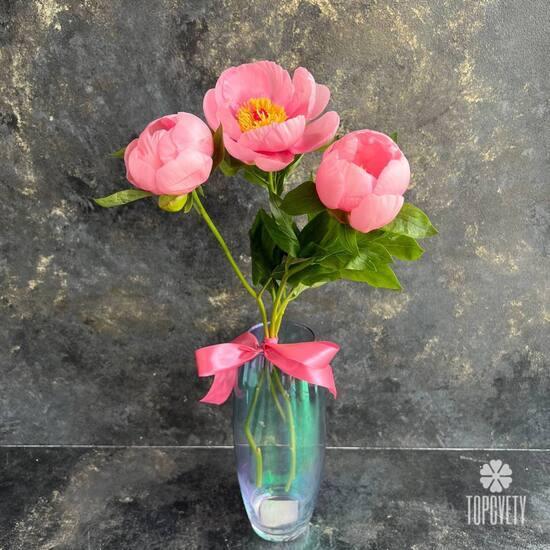 Букет из 3 розовых пионов