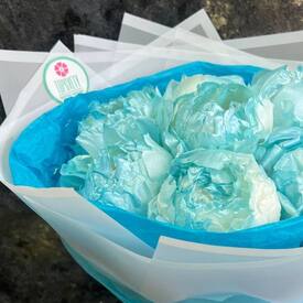 Букет из 7 голубых пионов