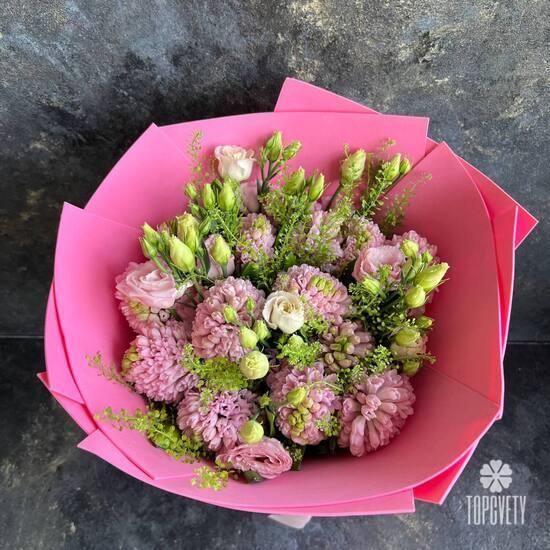 Букет из гиацинтов и кустовых роз