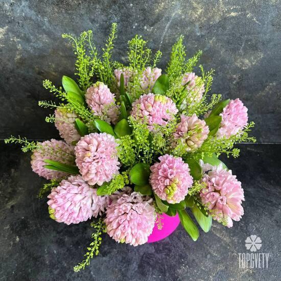 Букет из  13 гиацинтов в коробке