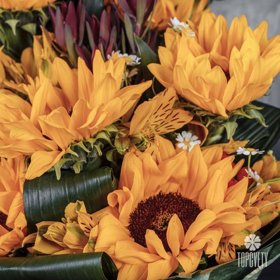 Букет из подсолнухов 