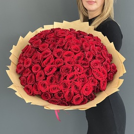 Букет из 75 красных роз Ред Наоми 50см