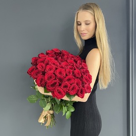 Букет из 51 красной розы 70см
