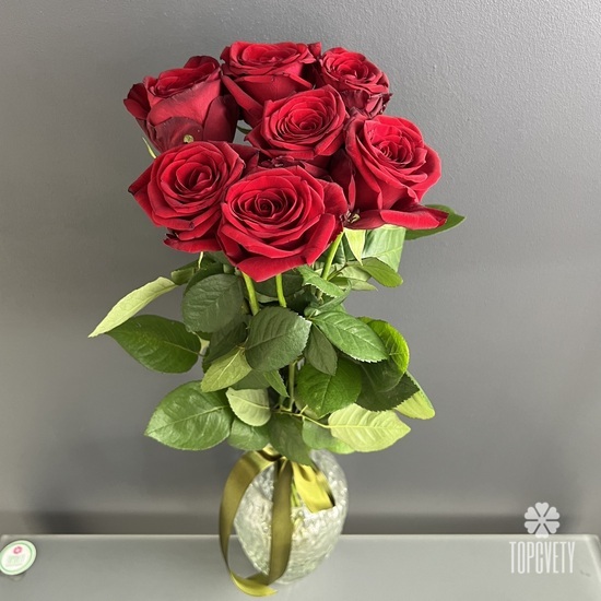 Букет из 7 красных роз Ред Наоми 70см