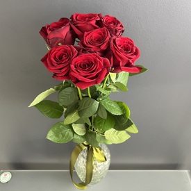 Букет из 7 красных роз Ред Наоми 70см