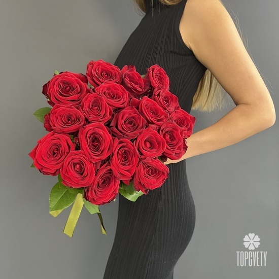 Букет из 19 красных роз 70см