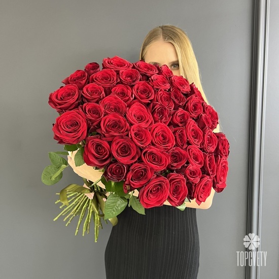 Букет из 45 красных роз Эксплорер 70см