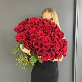 Букет из 45 красных роз Эксплорер 70см