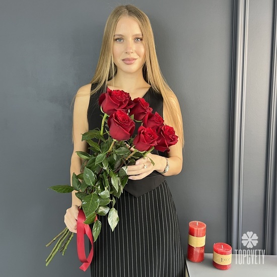 Букет из 7 красных роз Эксплорер 70см