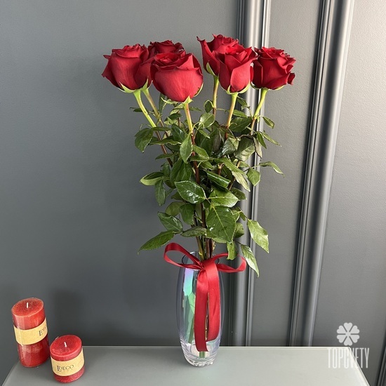 Букет из 7 красных роз Эксплорер 70см