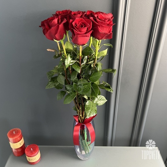 Букет из 9 красных роз Эксплорер 70см