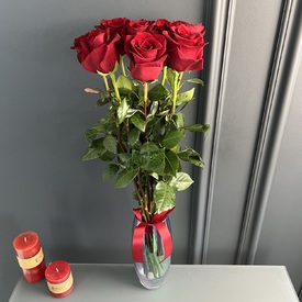 Букет из 9 красных роз Эксплорер 70см