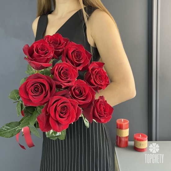 Букет из 9 красных роз Эксплорер 70см