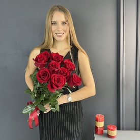 Букет из 9 красных роз Эксплорер 70см