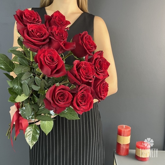 Букет из 11 красных роз Эксплорер 70см