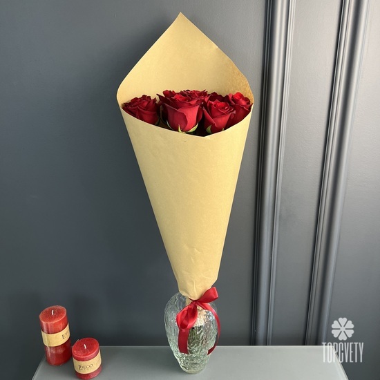 Букет из 9 красных роз Эксплорер 70см